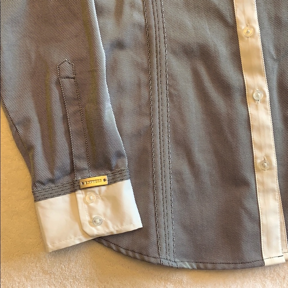 Essentials Shirt - Picture 2 of 3